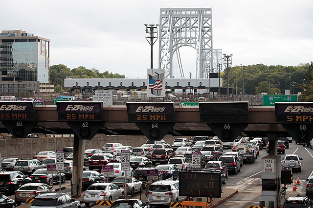 Fatal motorcycle crash closes upper lanes to NY on George Washington Bridge — Gothamist, Sugar Land Community news