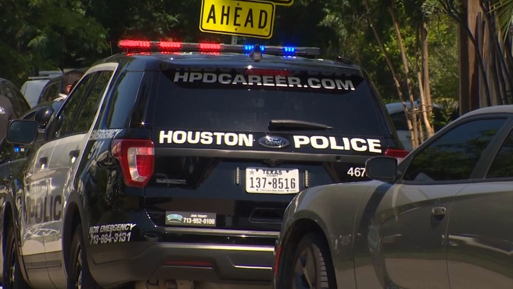 Houston police report shows 17 immigration-related transfers to ICE in latest quarter — Sugar Land Community news