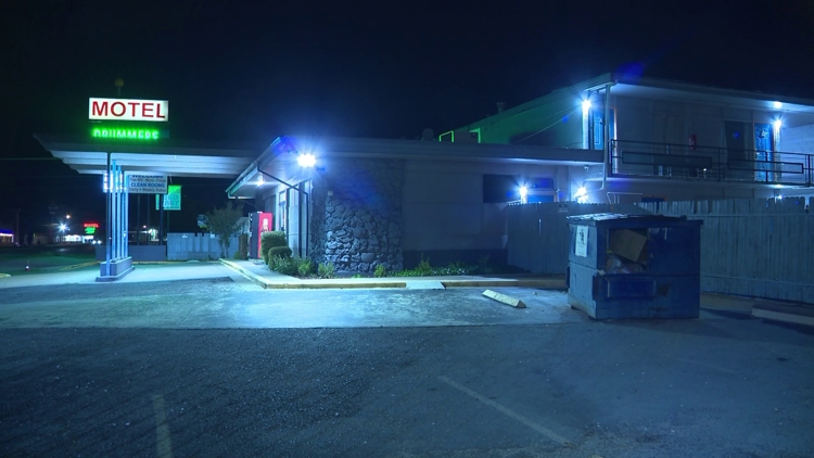 Newborn's body found near Texas dumpster. Arrest affidavit reveals disturbing timeline — KHOU 11 (Houston), Sugar Land Community news