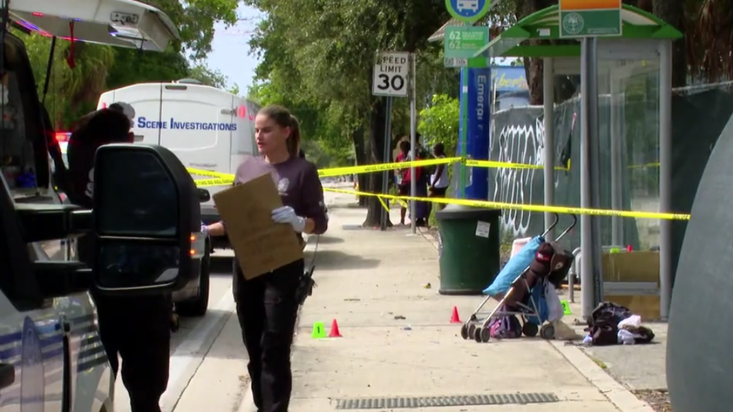 Attacker, victim injured in stabbing at Miami bus stop — WSVN 7 Miami-Dade, Sugar Land Community news